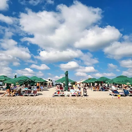 Complex Modern Mamaia