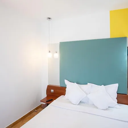 Complex Modern