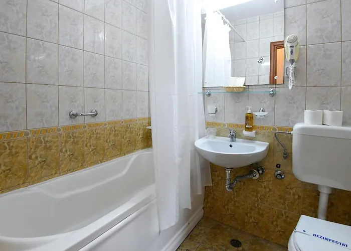 Ξενοδοχείο Complex Modern 4*