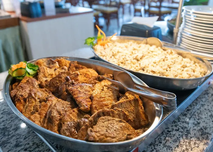 Complex Modern Mamaia