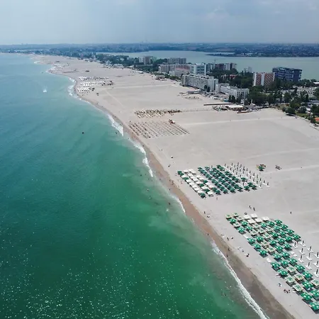 Complex Modern Mamaia