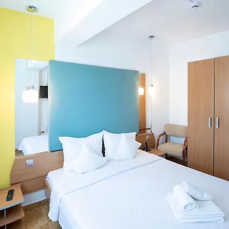 Complex Modern Mamaia