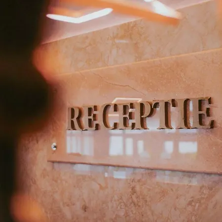 Complex Modern Mamaia