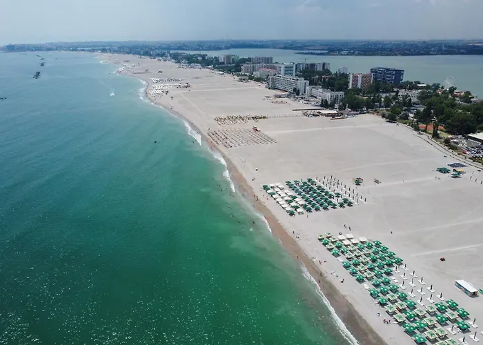Complex Modern Mamaia