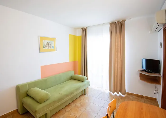 Complex Modern Hotel Mamaia