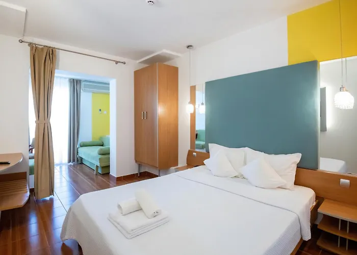 Complex Modern Mamaia