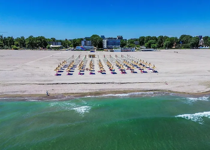 Complex Modern Mamaia