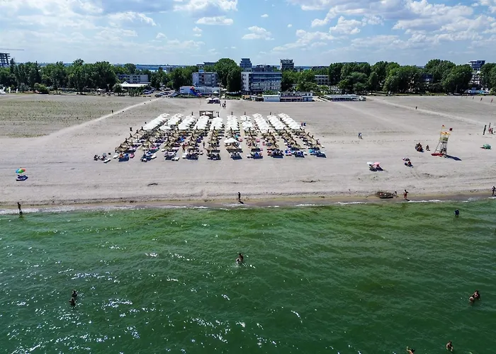 Complex Modern Hotel Mamaia