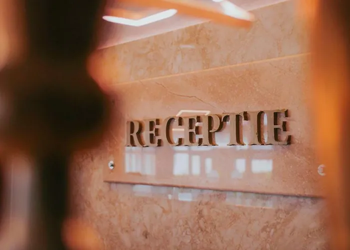 Complex Modern Mamaia